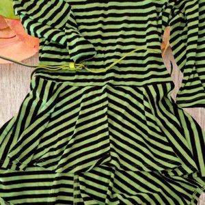 Spoiled Striped Med peplum Lime & Black gorgeous